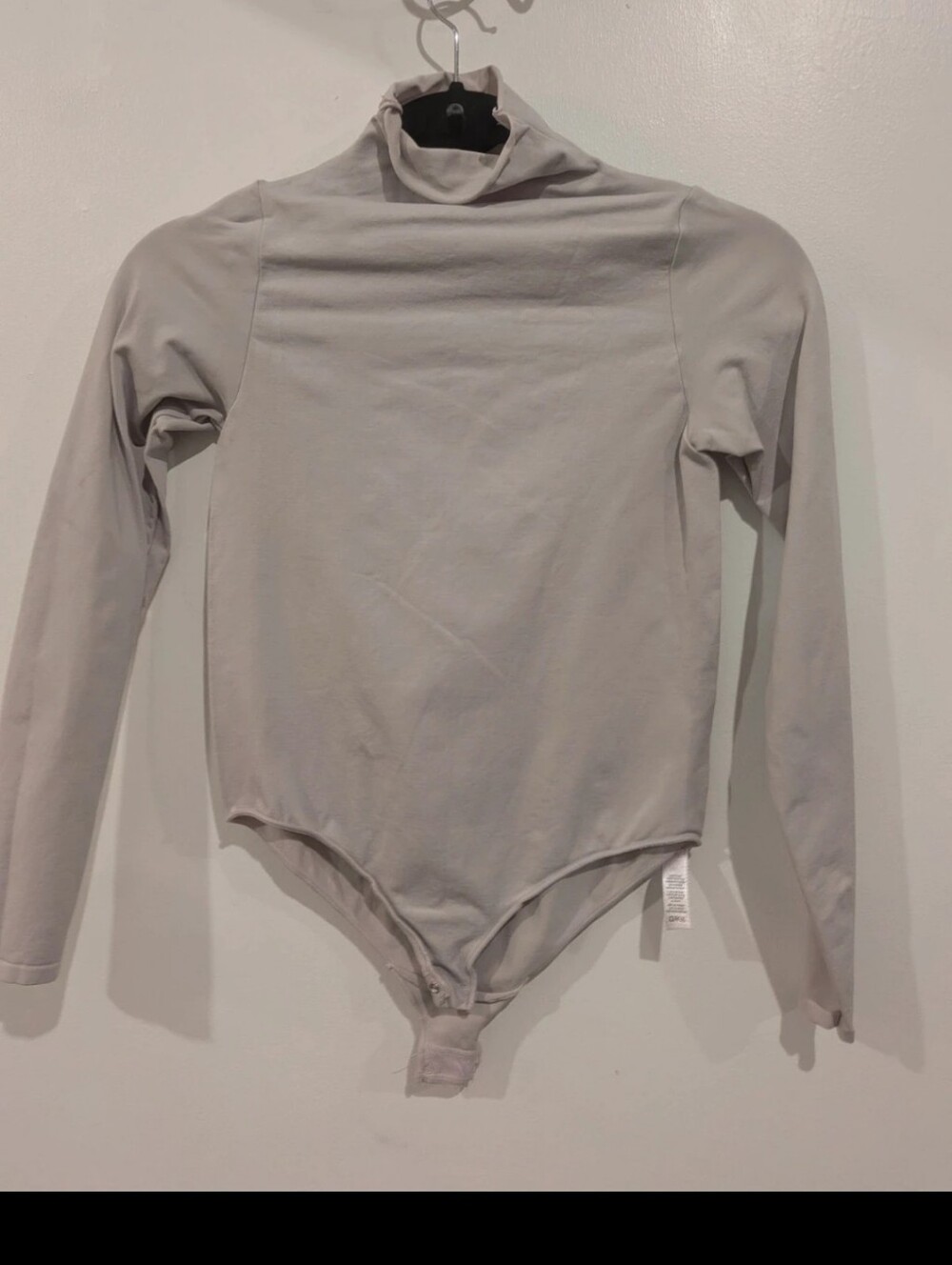SKIMS Essential Mock Neck Long Sleeve Bodysuit L/XL Seamless light purple/lilacl